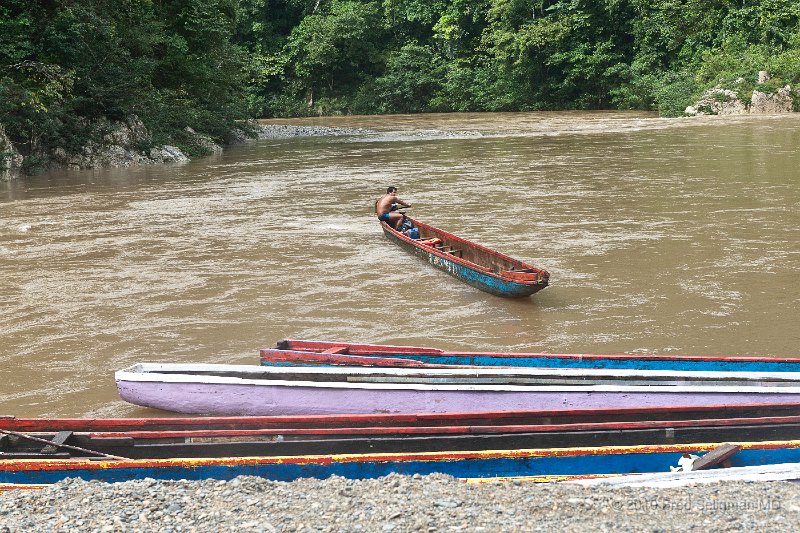 20101203_114048 D3.jpg - Embera canoes